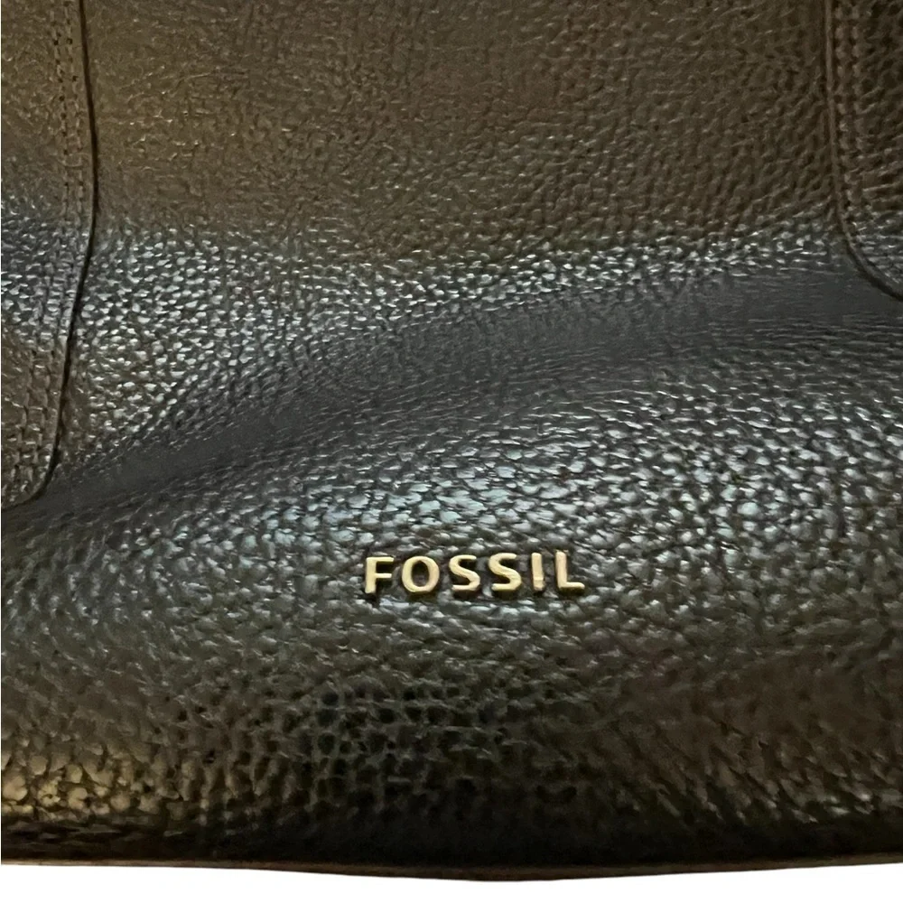 FOSSIL black pebbled leather zip top tote bag - Picture 2 of 9